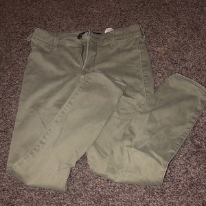 hollister high rise jean cropped